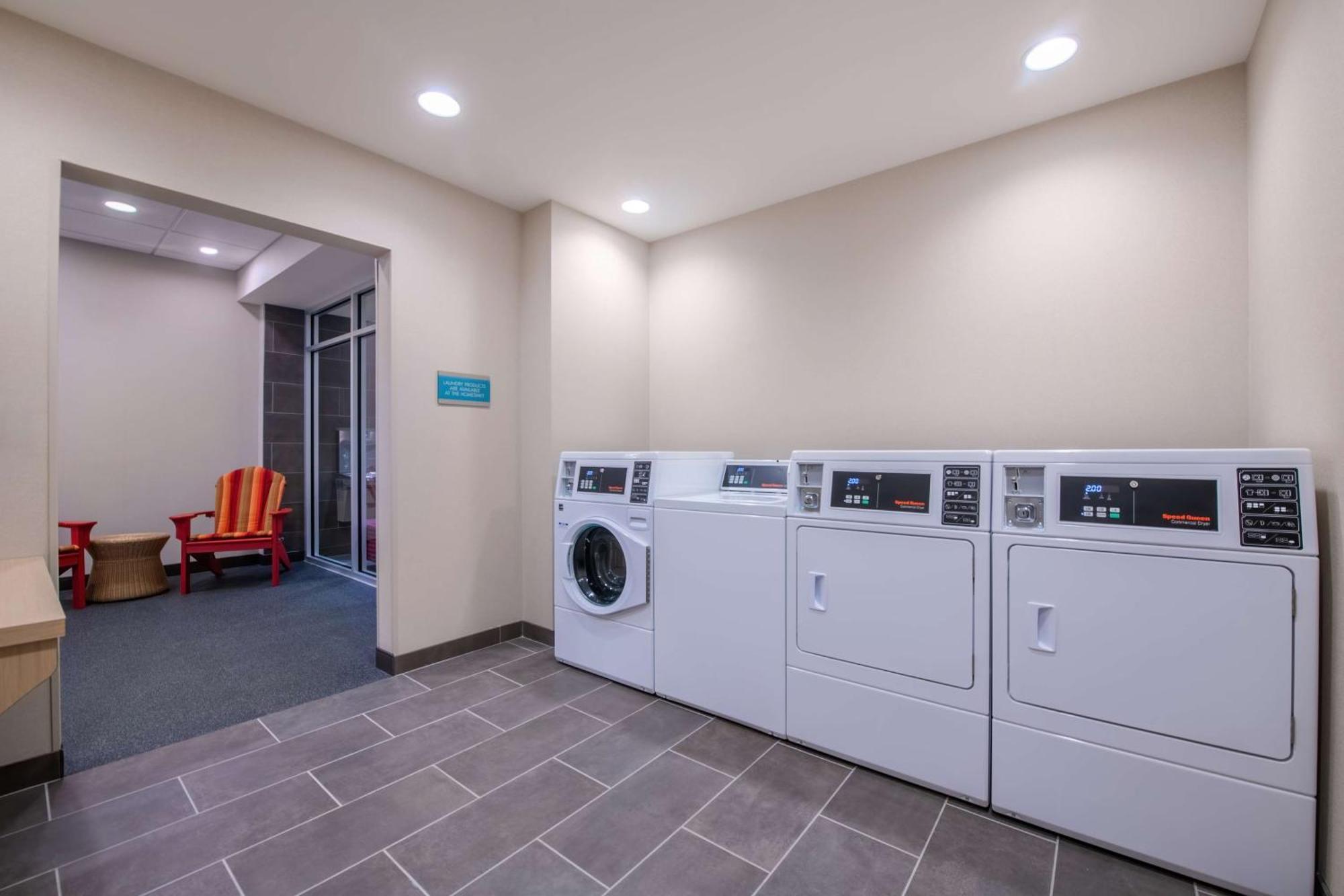 Home2 Suites By Hilton 金斯兰 外观 照片